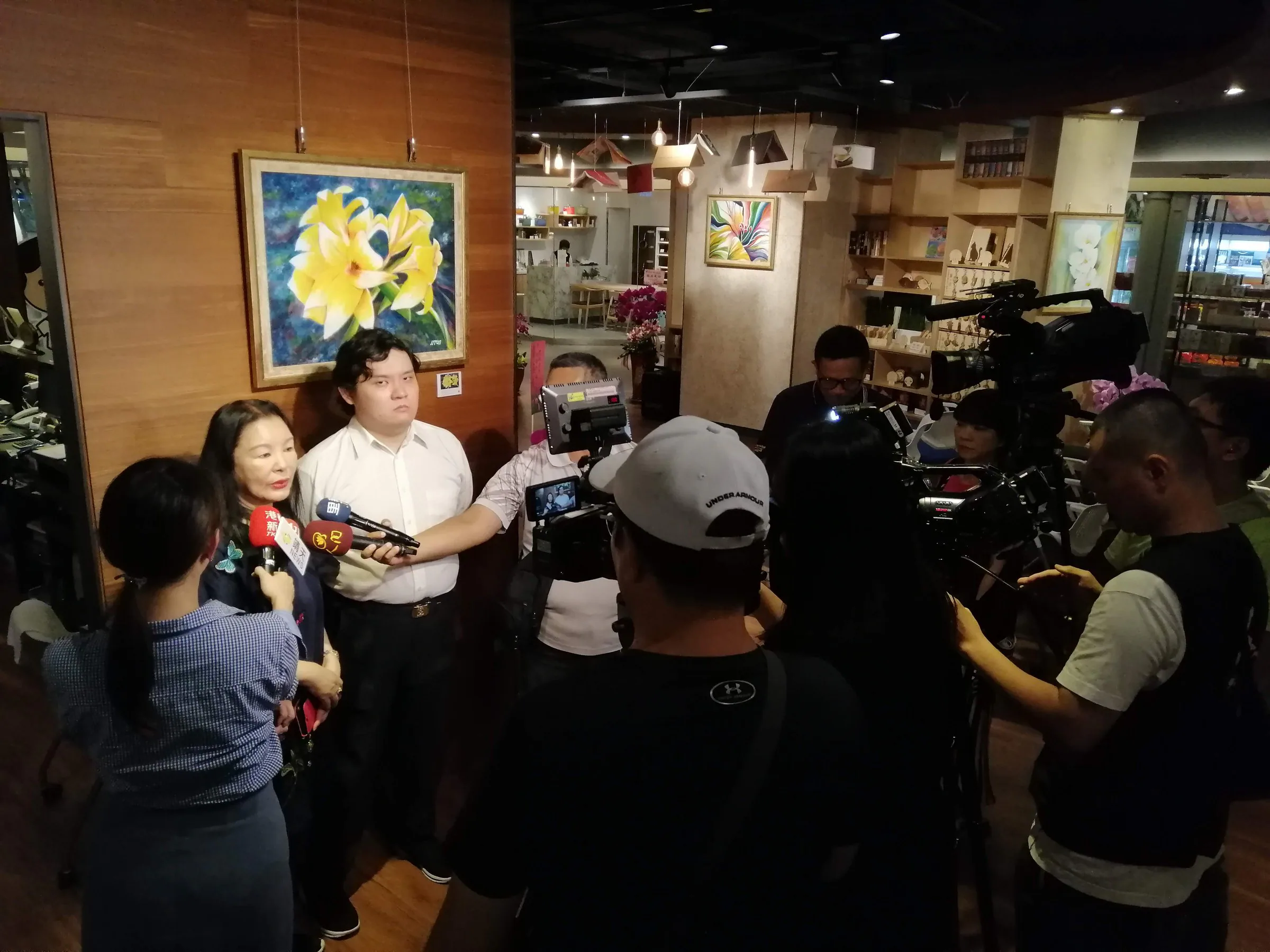 World of Flowers — Howard Plaza Hotel — 21